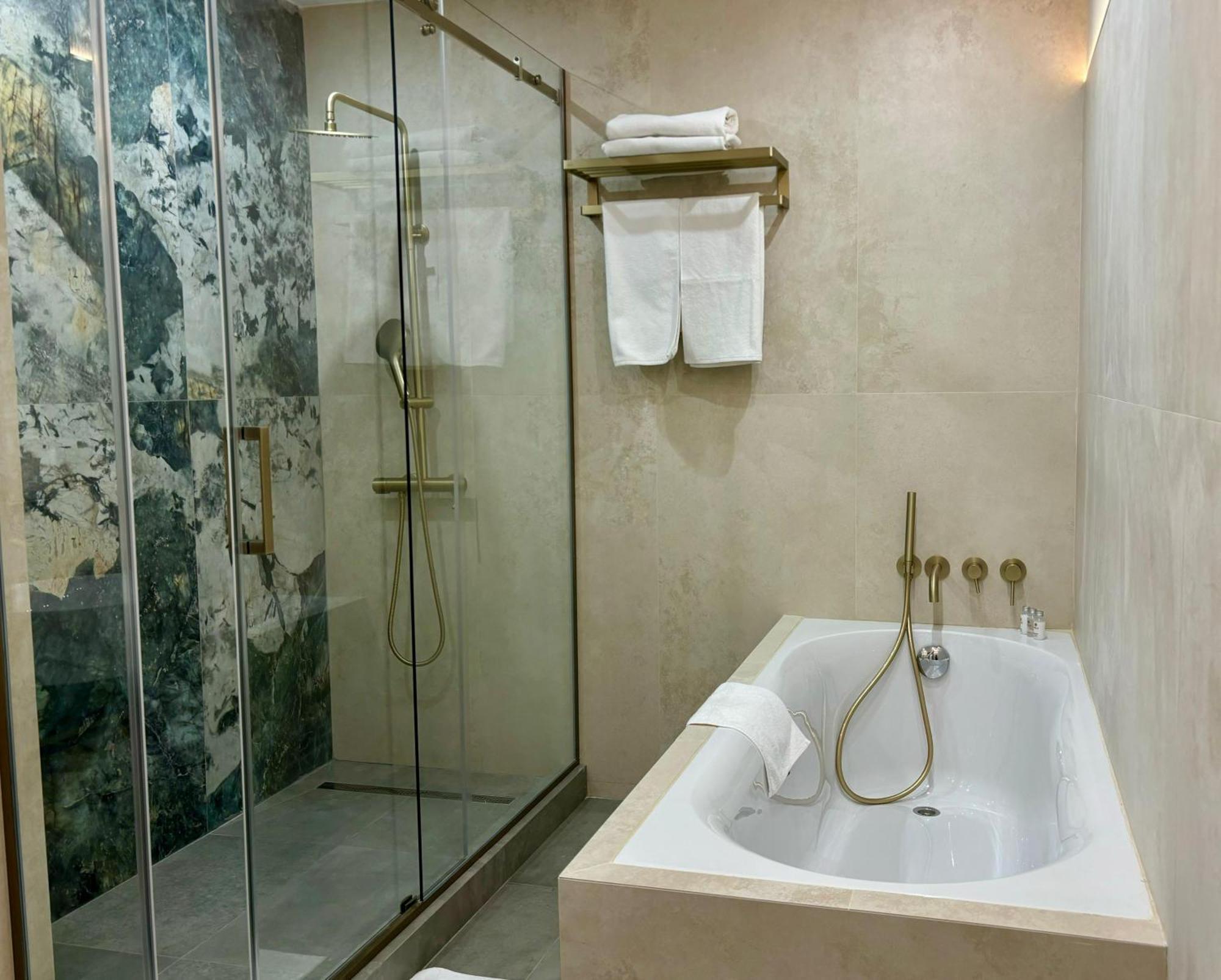 Donatello Boutique Hotel Almati Kültér fotó