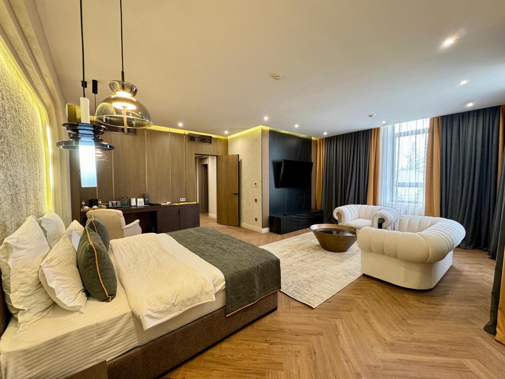Donatello Boutique Hotel Almati Kültér fotó