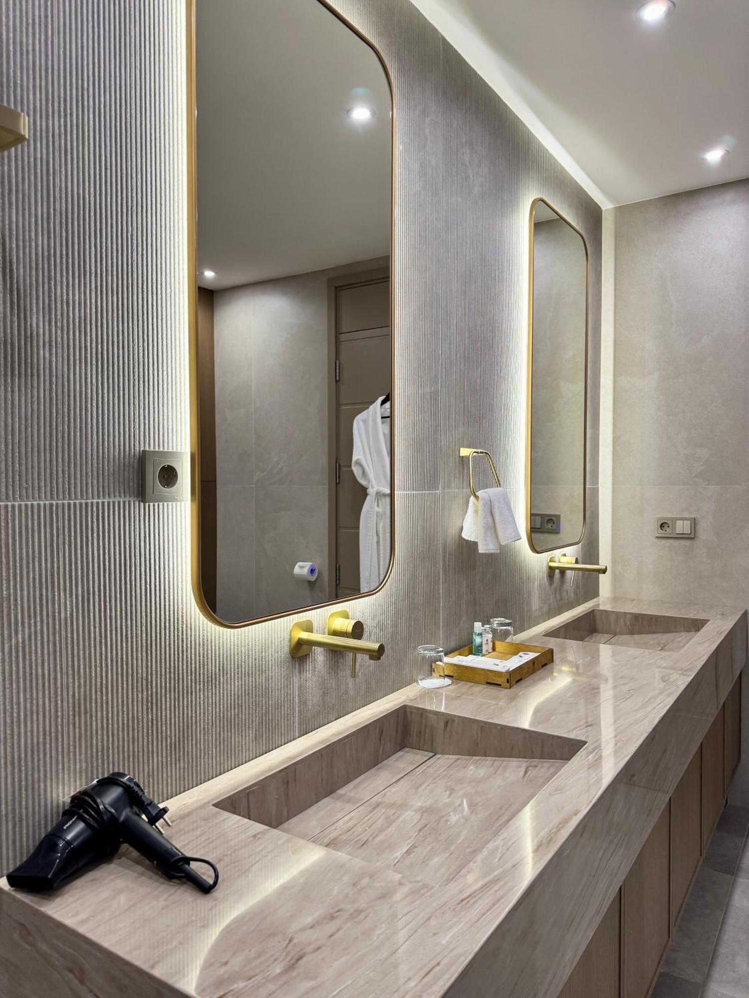 Donatello Boutique Hotel Almati Kültér fotó