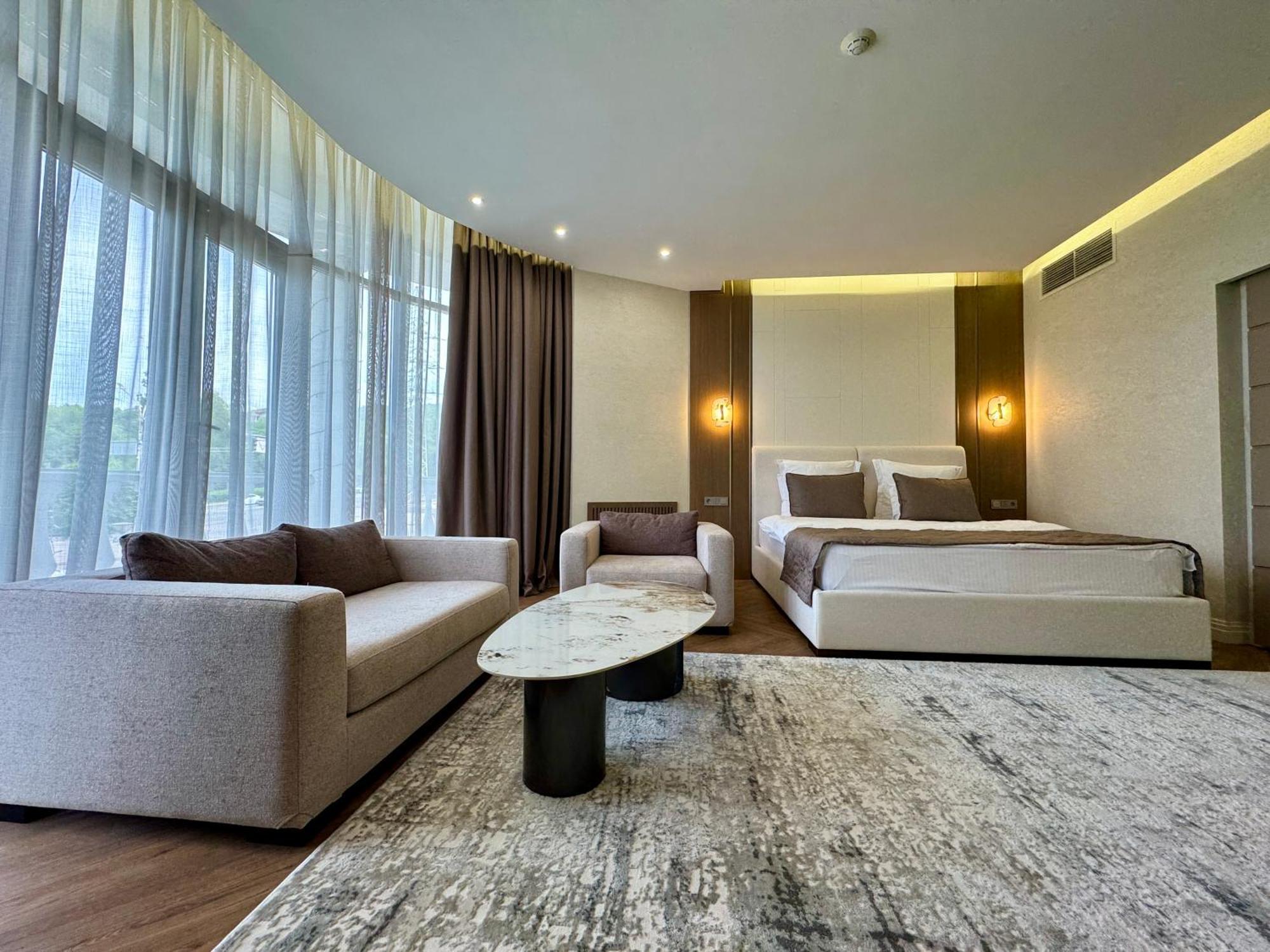 Donatello Boutique Hotel Almati Kültér fotó